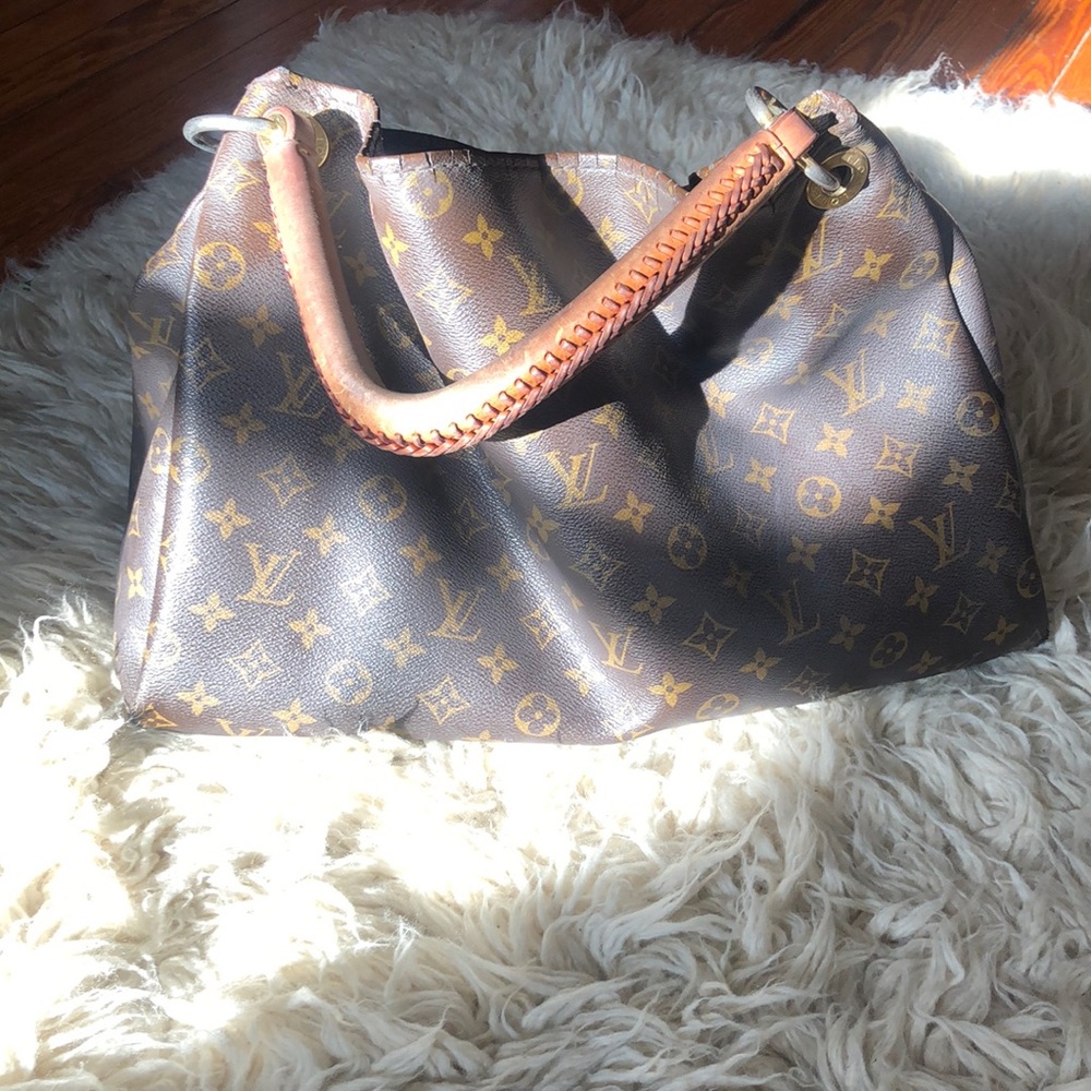 Louis Vuitton one strap hobo